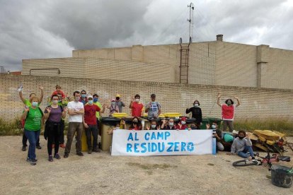 Recullen 500kg de brossa al bosc del barri de Sant Salvador