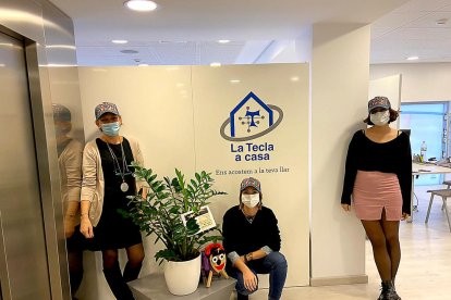 Els professionals de la Xarxa de Santa Tecla es «posen la gorra» per Nadal