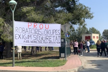 Caminada multitudinària a Boscos contra les ocupacions