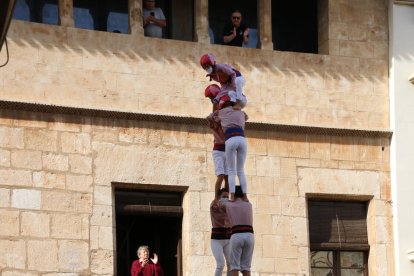 Els Castellers de Vilafranca coronen els primers castells de la gamma alta de 8 de la represa