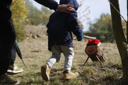 Niños de Alcover han ido a buscar los leños este domingo en el Mas de Forès