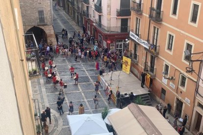 Tarragona celebra la Diada amb ofrenes florals i una crida pel «diàleg i amnistia» bases «d'una societat on ningú se senti exclòs»
