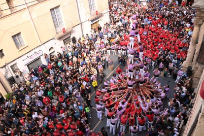 Los castillos recuperan la normalidad en la festividad de Santa Teresa del Vendrell: «Ha sido un regalo hacerla»