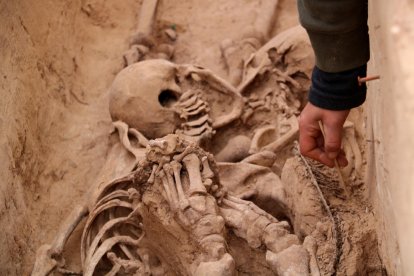 La exhumación de víctimas, el actual «paisaje sonoro» de la Batalla del Ebro