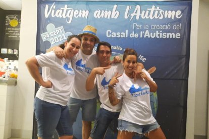 Tarragona es fa blava per ajudar l'autisme
