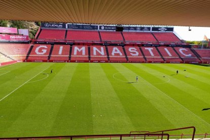 Sigue en directo el Nàstic-Linares Deportivo