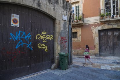 La Part Alta denuncia la aparición de pintadas después de Santa Tecla