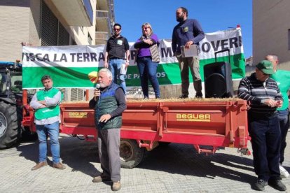 Unos 200 tractores colapsan Tarragona para reclamar mejoras en el sector