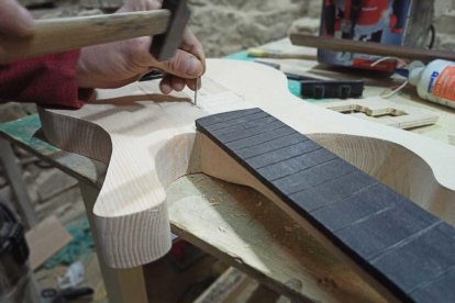 Sergi Rodríguez, luthier de Passanant