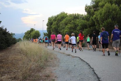 La carrera y la caminata nocturna de Sant Jaume de Reus reúne a un millar de personas