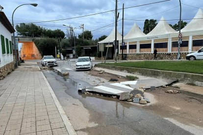 Tarragona treballa per restablir la «normalitat» després d'una nit d'aiguats i inundacions