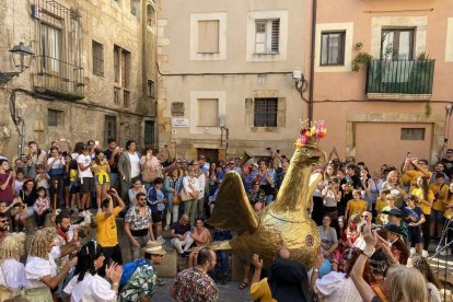 Santa Tecla dice adiós con agua y fuego