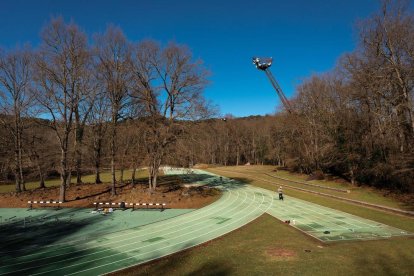 Una pista d'atletisme amagada al bosc