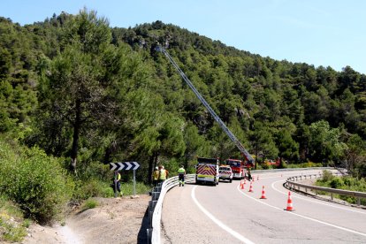 Suspenden la búsqueda del posible cuarto ocupante del vehículo siniestrado en la N-420 en Pradell