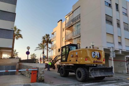 Comencen les obres per canalitzar el barranc de Barenys a Salou