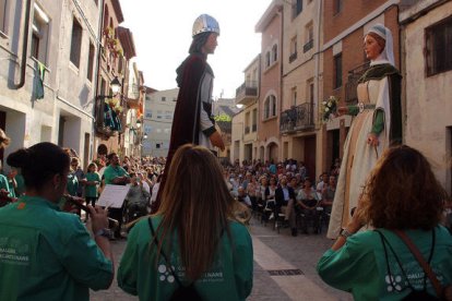 Los gigantes de la Cueva cumplen 75 años estrenando vestuario y nueva imagen
