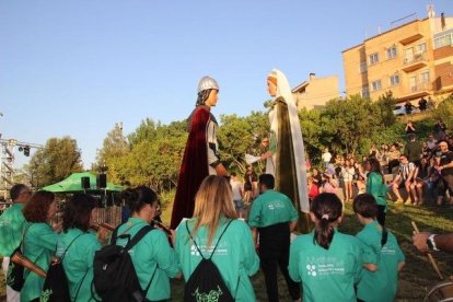 Los gigantes de la Cueva cumplen 75 años estrenando vestuario y nueva imagen