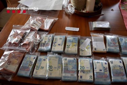 Detenidos tres hombres por introducir 1.380kg de hachís en el puerto de las Cases d'Alcanar