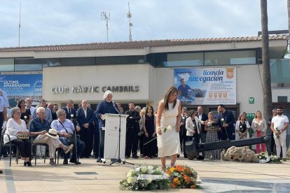 Cambrils rinde homenaje a las víctimas del atentado yihadista