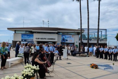 Cambrils rinde homenaje a las víctimas del atentado yihadista