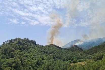 Es declara un incendi entre La Riba i Farena