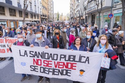 Unas 200 personas se manifiestan en Tarragona en defensa de la sanidad pública