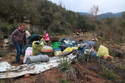 Segunda retirada de residuos en una plantación de marihuana desmantelada en Mont-ral