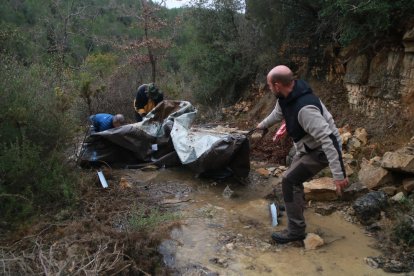 Segunda retirada de residuos en una plantación de marihuana desmantelada en Mont-ral
