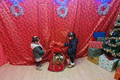 Els veïns de la Granja fan cagar el tió