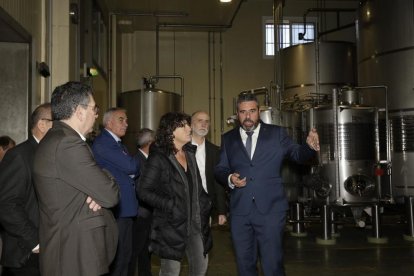 La consejera Teresa Jordà inaugura las instalaciones de Castell d'Or en Vila-rodona