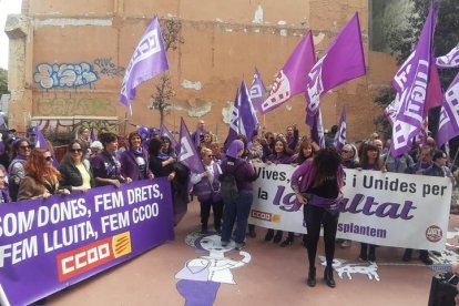 La plaça de la Dona Treballadora de Tarragona acull la lectura del manifest del 8-M