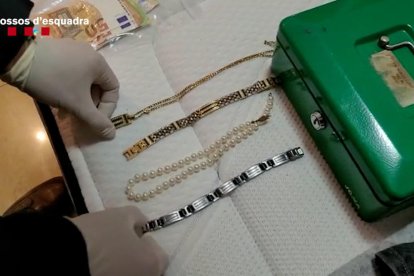 Desmantellen un grup criminal dedicat a robar a cases a Barcelona, Lleida i Tarragona