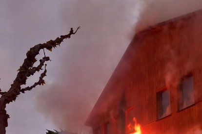 Incendio en un restaurante en un camping de Roda de Berà