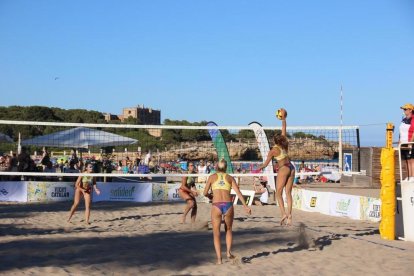 Reñé-Jiménez y Puri-Garrido brillan en la arena de la Arrabassada