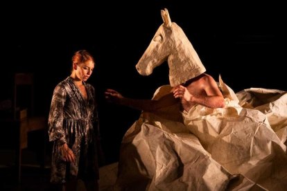 Acrobàcies i circ al Teatre Tarragona