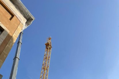 Ca l'Agapito encara el tram final dels treballs de restauració de la seva façana i la volta del pallol