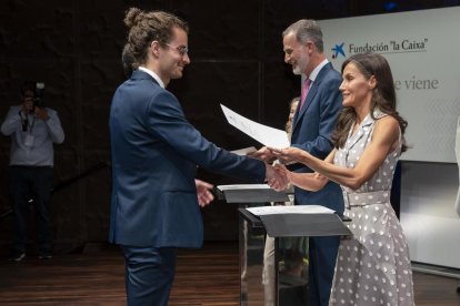 Tres estudiantes tarraconenses reciben una beca de la Fundación 'la Caixa' para hacer un posgrado