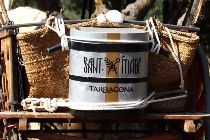 Los portants empiezan la bajada del agua de Sant Magí en la ciudad