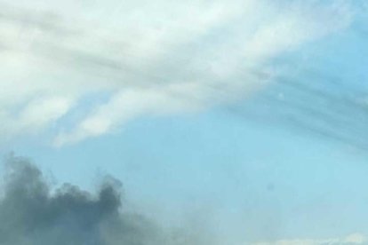 Tallada l'AP-7 a Santa Perpètua per un accident entre un turisme i un camió que transportava porcs