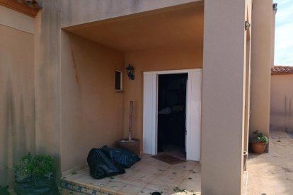 Desmantellada una plantació de marihuana a la urbanització Aigüesverds de Reus