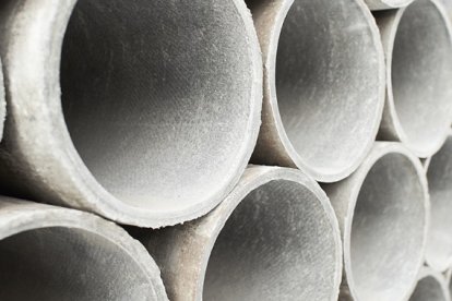 L’amiant és pot trobar a tubs de canonades construïdes a mitjan segle XX.