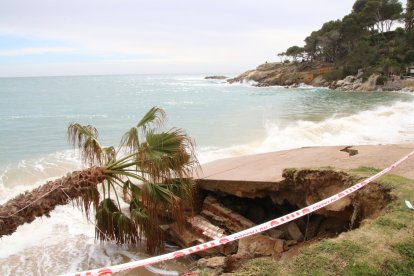 Un de les destrosses provocades a Calonge i Sant Antoni pel temporal.