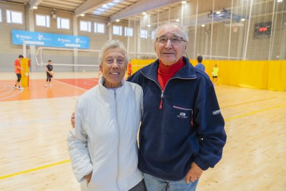 Alfonso Periáñez, presidente del Club de Voleibol Santo Pere y Sant Pau, con su esposa.