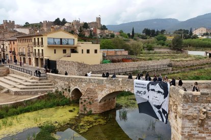 Imagen de la pancarta en Montblanc