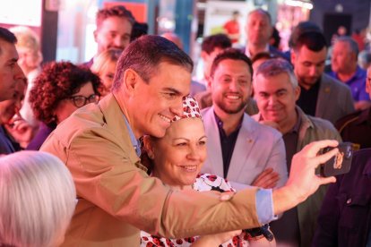 Imatge de la visita per sorpresa de Pedro Sánchez a Tarragona.