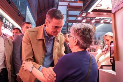 Imatge de la visita per sorpresa de Pedro Sánchez a Tarragona.