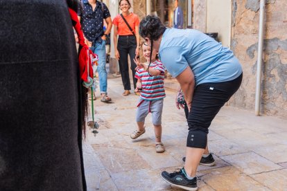 Entrega del chupete a la Mulassa.