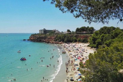 Imagen de la Playa Cap-Roig en l'Ampolla.