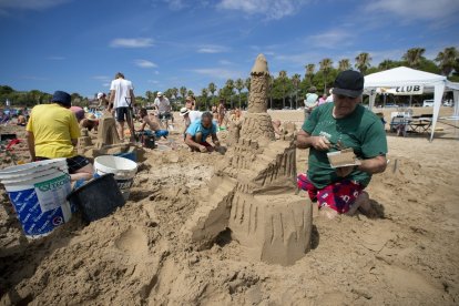 Concurs de castells i escultures a la sorra.