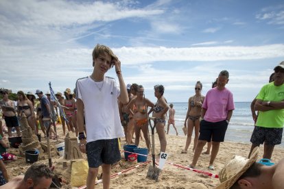 Concurs de castells i escultures a la sorra.